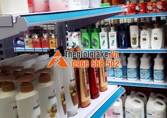 Kệ bày hàng tạp hóa tại Đồng Văn, Hà Giang