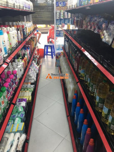 Kệ trưng bày hàng tại Trùng Khánh, Cao Bằng