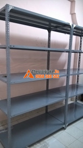 Kệ để hàng thanh lý tại Ngọc Hồi, Thanh Trì
